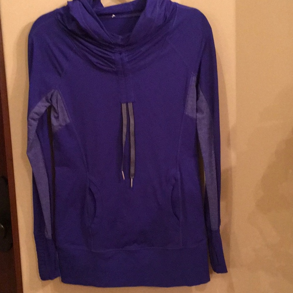 Lululemon women’s pullover
